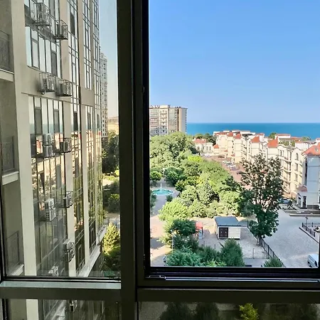в аркадии 2 отдельные спальни с видом на море Apartment Odessa
